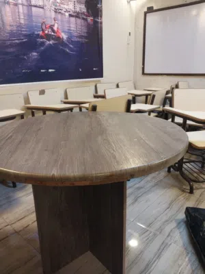 كراسي صفية قوية وجامدة عدد 20 طاولات عدد 3 كراسي متحركة عدد 7