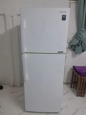 ثلاجه استعمال نظيف شبه جديد