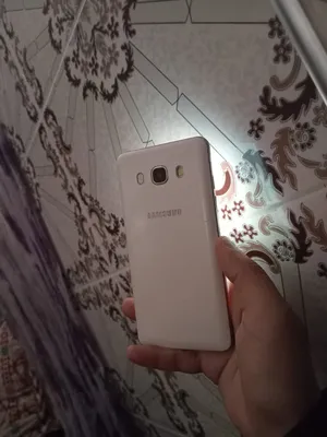 Samsung Galaxy J5  in Tétouan