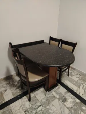 طاولة مطبخ جرانيت مع 4 كراسي