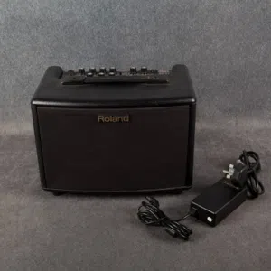 roland AC-33 مع وصله بلوتوث والادابتر