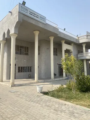 More than 6 bedrooms . More than 6 bathrooms . 1000 m20