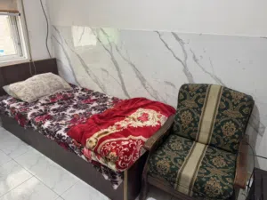 ستوديو مفروش مقابل البوابة الشمالية للجامعة  الاردنية