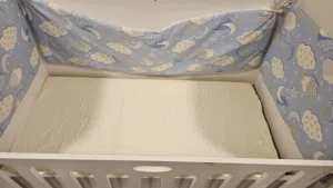 منز أطفال  baby crib
