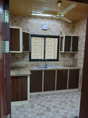 للايجار شقة في الرفاع الشرقي