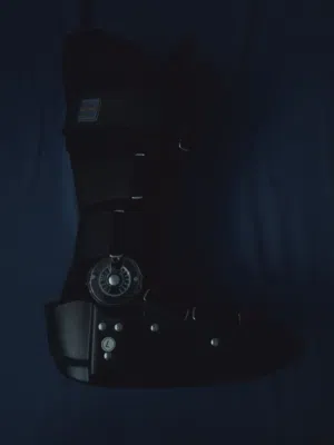 LEG WALKING SUPPORT FOR INJURED/BROKEN LEG OR FOOT