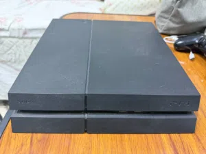 بلي ستشن 4  امريكي الذاكرة 500 و يدات ثنين اصليات الجهاز ما بي اي عطل و لامفتوح او مبدل بي شي