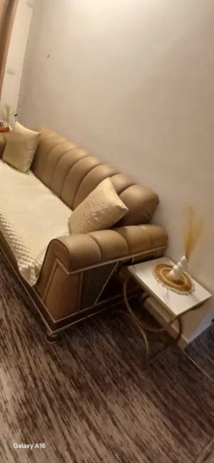 طاولات وسط بحاله ممتازه جدا  البييع بداعي السفر