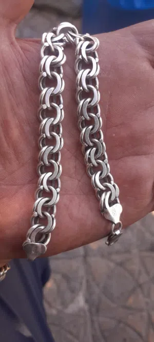 سواره فضه بحاله ممتازه وزن   34   غرام  السعر نهائي   55