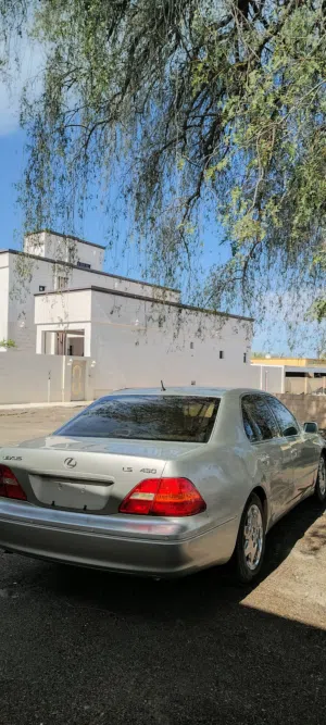 للبيع قطع غيار لكزس 430 LS موديل 2003
