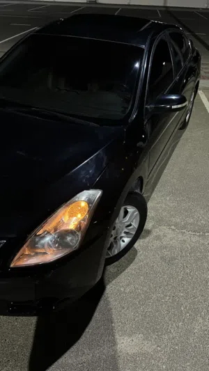 Used Nissan Altima in Al Dakhiliya