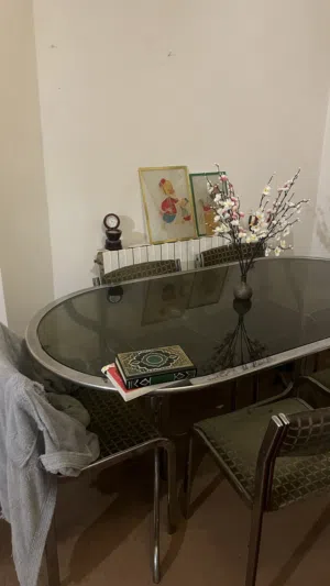 طاولة سفرة اسباني للبيع مع 6 كراسي