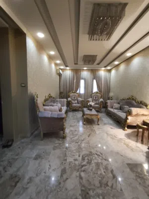 شقة للبيع شارع الجمهورية عمارا خاص