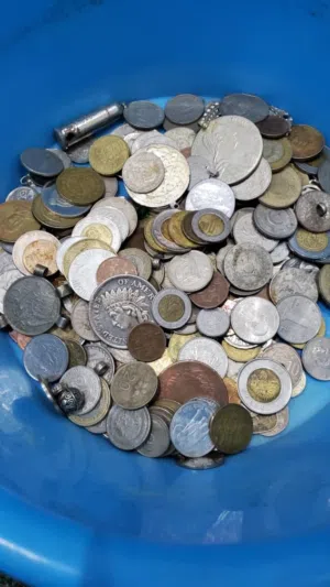 عملات معدنيه متنوعه قديم حديث نادر بالحبه حسب النوع