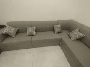 طقم غنفات مع زاوية  بحالة ممتازة