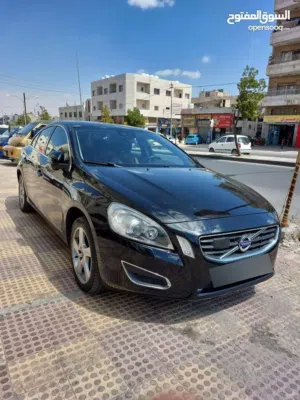 سيدان  volvo 2011 s60