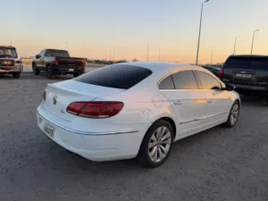 Used Volkswagen Passat in Farwaniya
