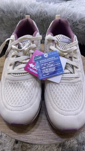 حذاء Skechers جديد