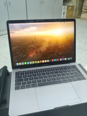 لابتوب ابل ماك بوك برو 2017 معالج i5