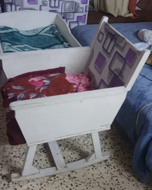 تخت بيبي خشب مدمج كرسي وهزاز خشب لاتيه