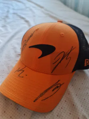 MCLAREN FORMULA 1 HAT (SIGNED)