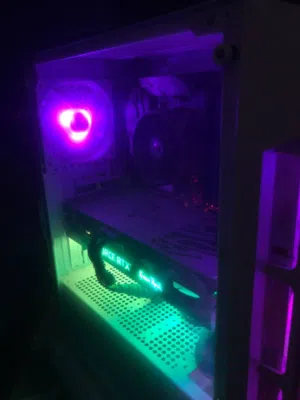 تجميعة رايزن وشاشتين مراوس بلابتوب او كامرة