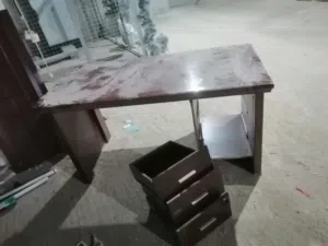 مكتب بحاله ممتازه بسعر خيالي