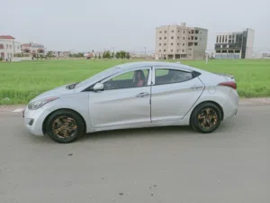 هونداي افانتي للبيع 2011