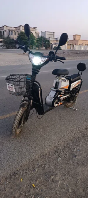 سكوتر كهربائي شبه جديد بحالة ممتازة للبيع