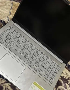 للبيع لابتوب او للتبديل مقابل ايفون 11 او 12