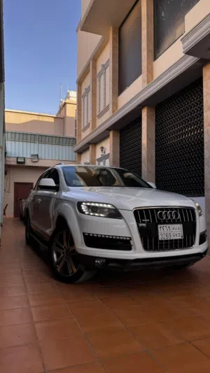 Audi Q7 2014 3.0T Quattro (Gasoline) – Excellent Condition
