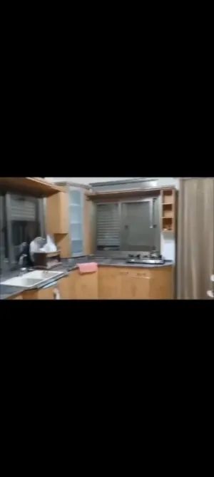 شقه للبيع في منطقه الطيره مساحه 165متر طابق اول فوق الشارعن