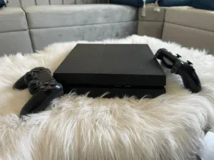 بلاي ستيشن 4 للبيع (ps4)