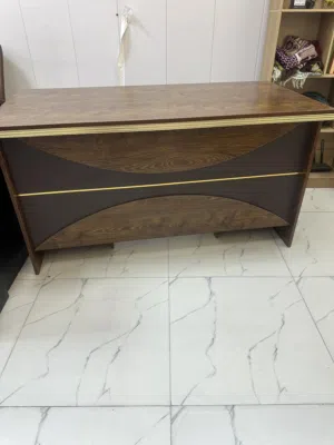 ميز مكاتب للبيع نضيف 100/100 اقره لوصف