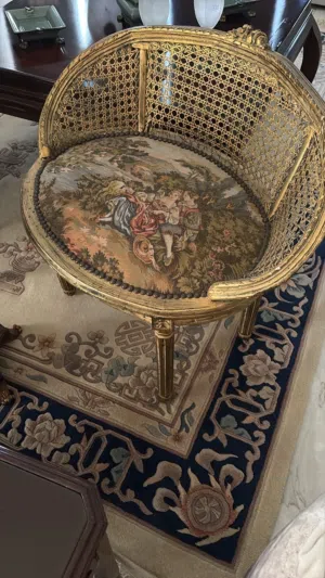 كراسي انتيك