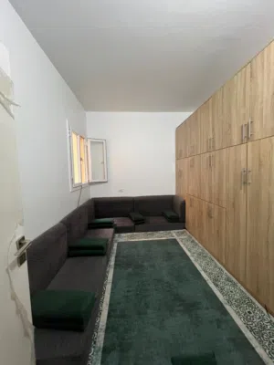 شقة للبيع طرابلس شارع الخروبة