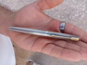 قلم باركر فضه وفي قطع ذهب