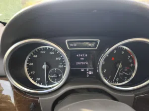 مرسيدس بنز الفئه ML350 لون أبيض
