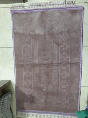 سجادة صلاة جديدة