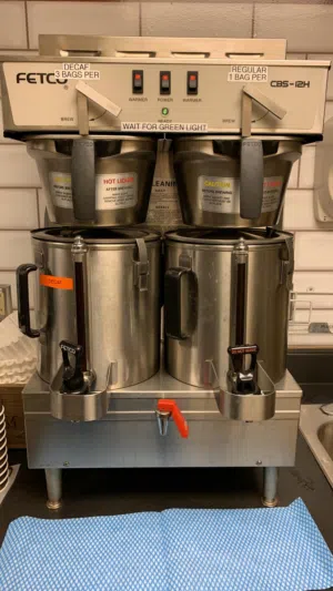 مكنة عمل القهوة الامريكية الصناعية خاصة بالفنادق و محلات القهوة واحد فاز ستانلس