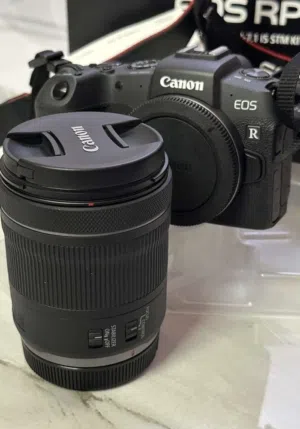 عدسة Canon RF 24-105mm