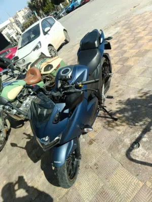 للبيع دراجة سوزوكي GSX250R الرياضيه موديل 2023
