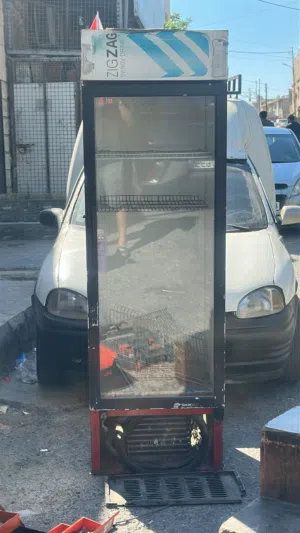 تلاجه مبرده للسوبر ماركيتات بحاله جيده جدا
