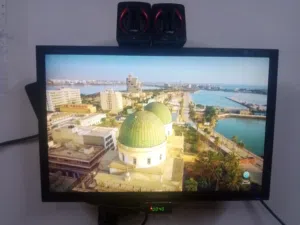 شاشه سامسونج 24 بوصه بحاله ممتازه