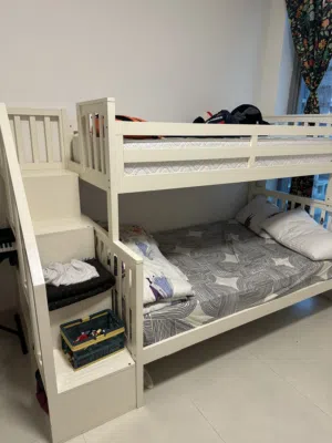 سرير طابقين للأطفال