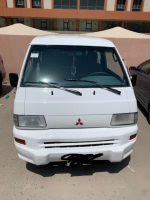 ميتسوبيشي L300 باص 2008