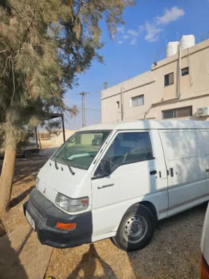 ميتسوبيشي L300