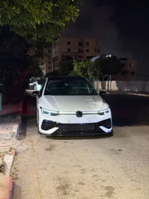 Volkswagen Golf R – 320 حصان model 2021