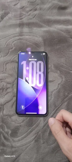 iPhone 11 Pro Max  وكالة فش في ولا خدش من انظف الأجهزة وعلى تحدي معاه ملحقاته كاملة ومساحة كبيرة