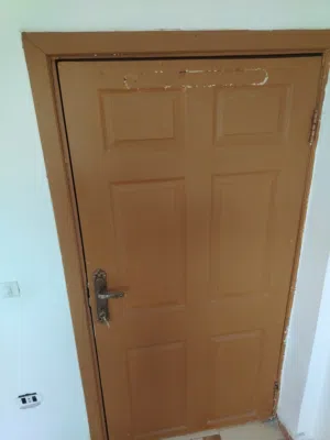 أبواب مستعملة